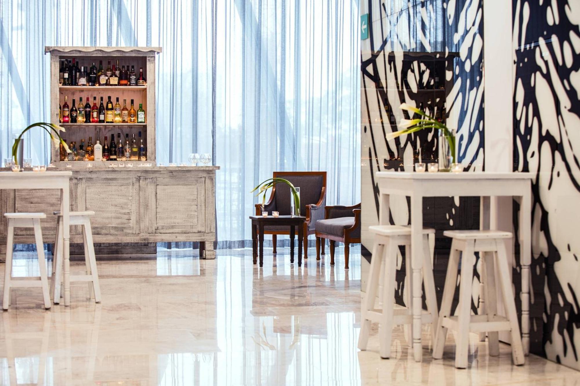 Ac Hotel By Marriott Guadalajara Mexico Exterior photo